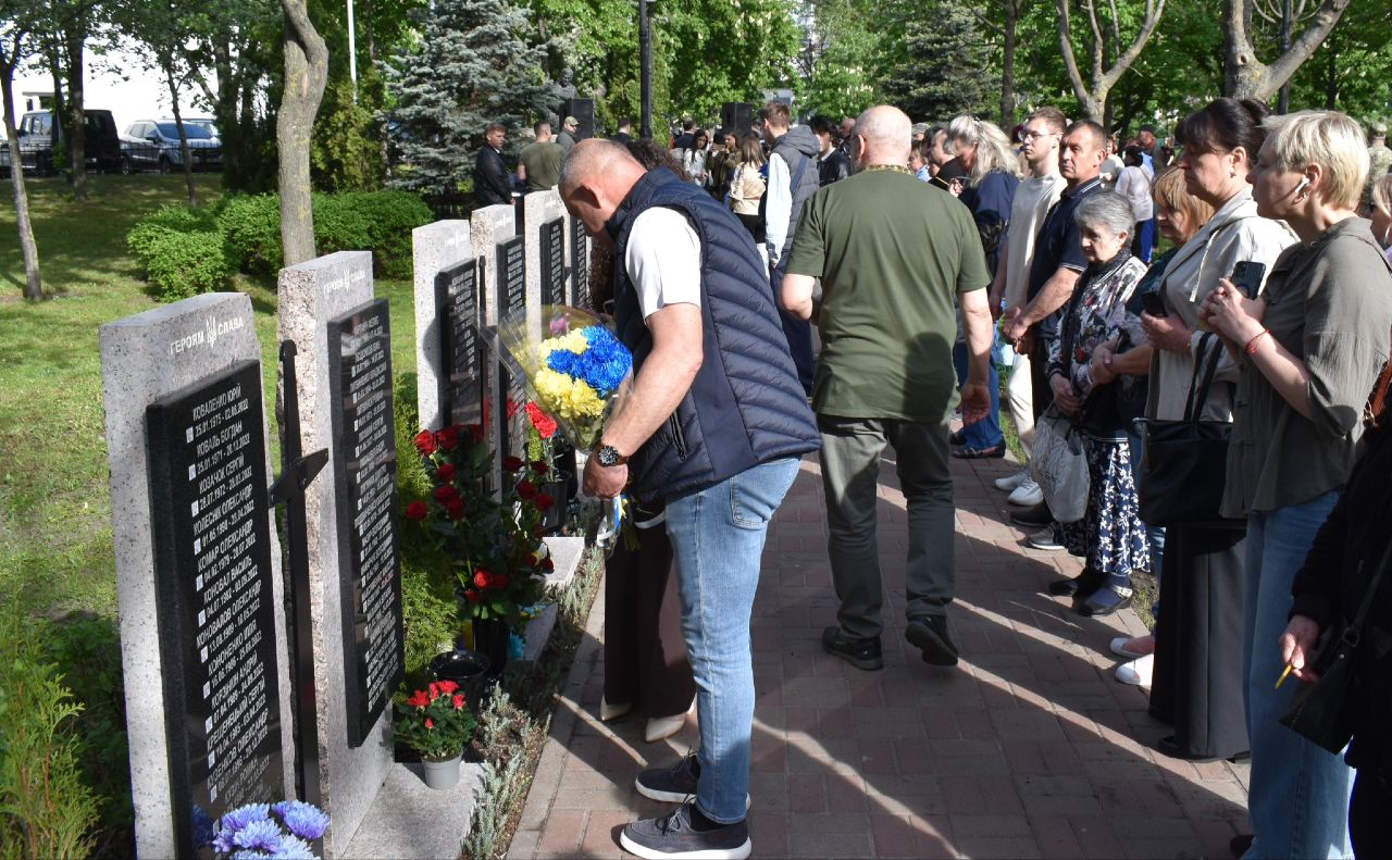 На Оболони открыли аллею памяти