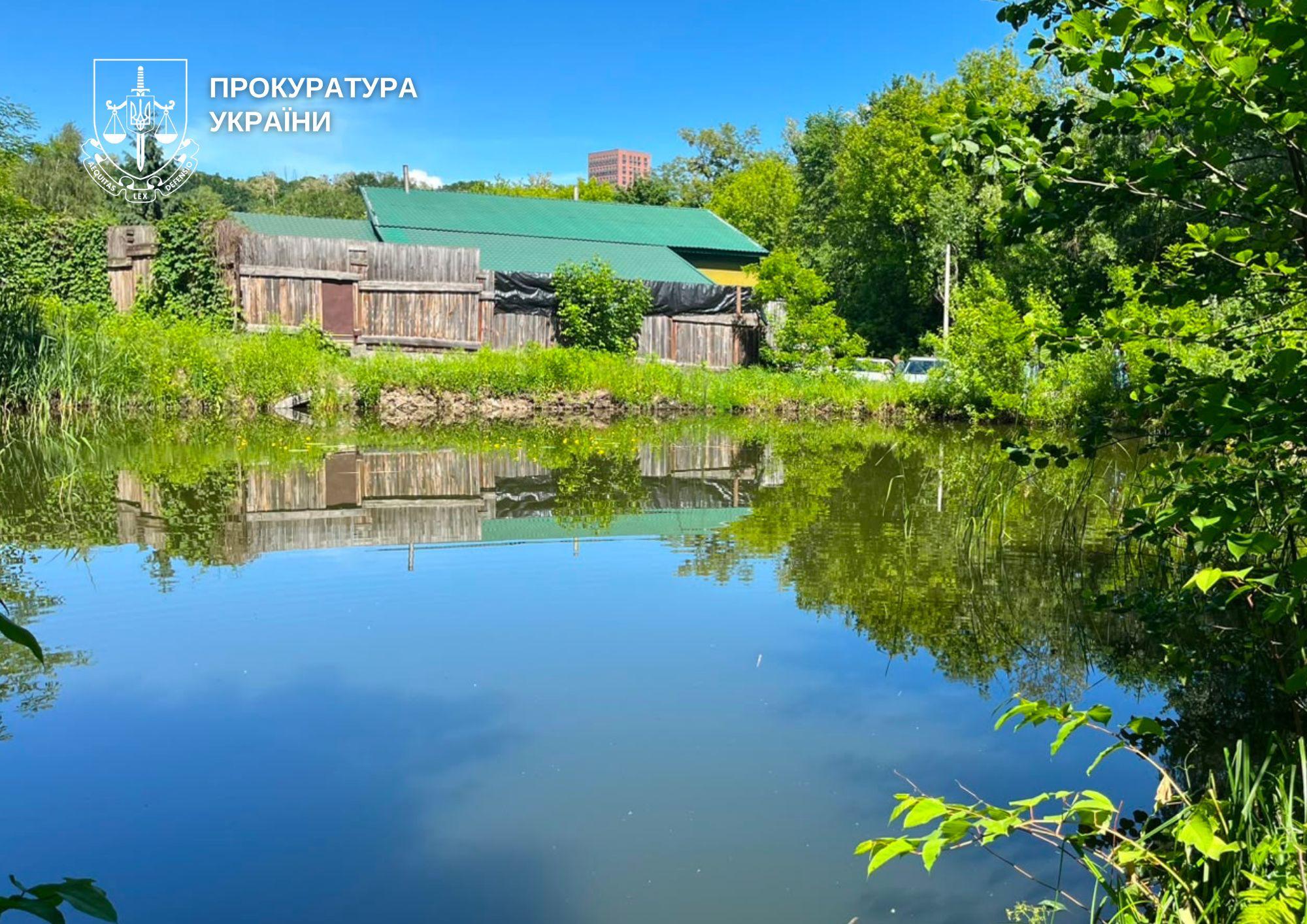 Киевлянин огородил забором часть парка-памятника «Сырецкий гай» Киевлянин огородил забором часть парка-памятника «Сырецкий гай»