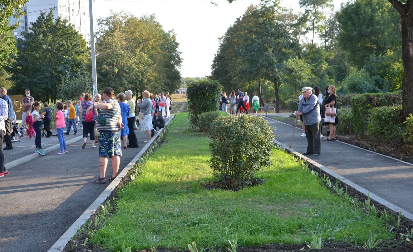 na htz obustroili novyj skver strojobzor