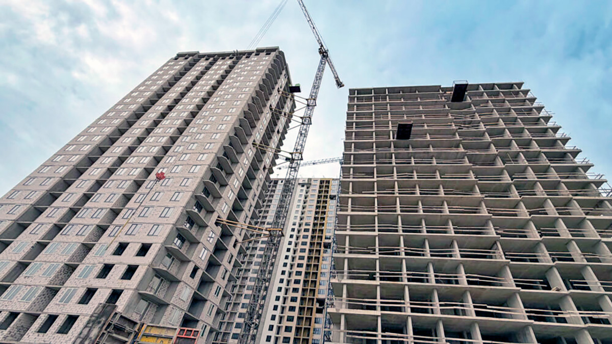 В Ruby Tower ЖК Central Hills начали возводить перегородки на 27 этаже