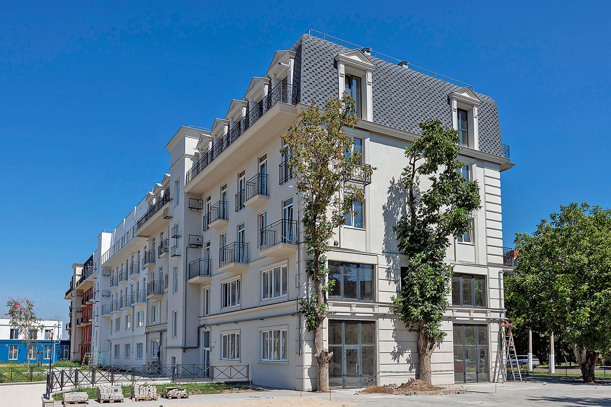 Rue Menars приближается к завершению: завершено благоустройство территории