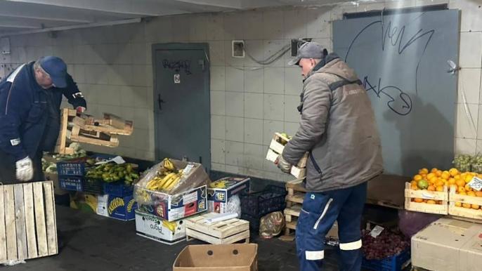 Торговля в переходе