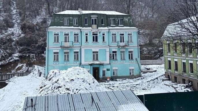 Незаконне будівництво 