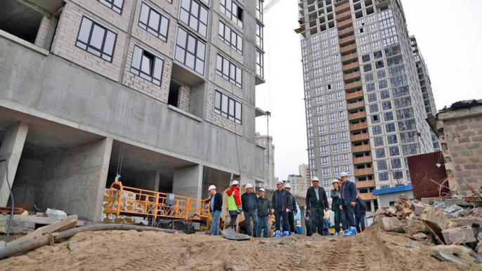 Київміськбуд відзвітував про перші результати відновлення будівництва: понад 7,5 тисяч родин отримають житло до 2027 року