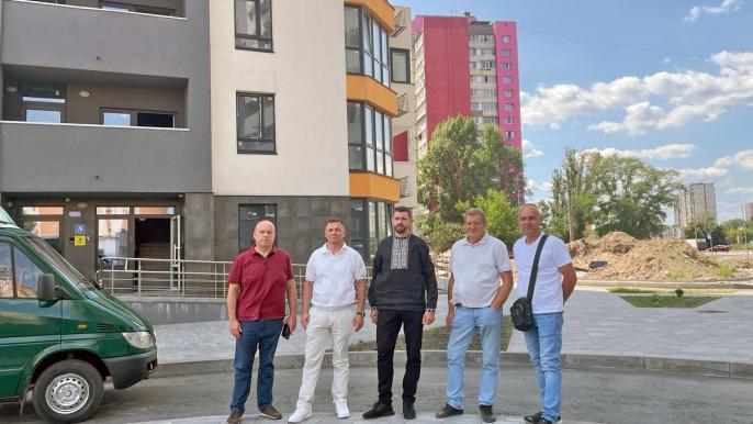 ЖК «Райдужний»: керівництво «Київміськбуд» провело виїзну нараду щодо перебігу будівництва