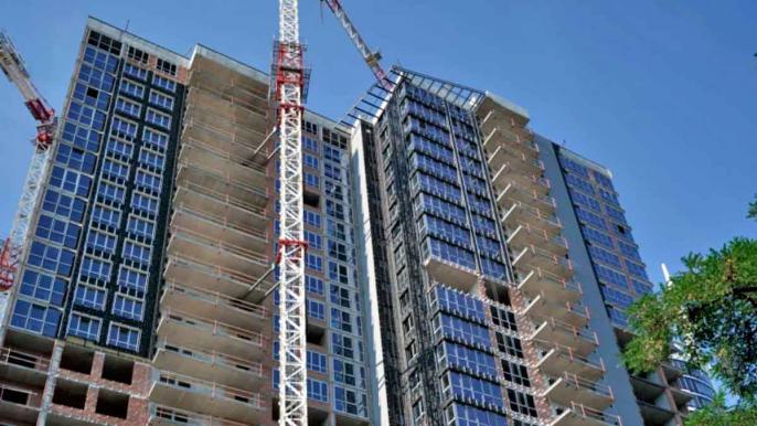 Хід будівництва ЖК Maxima Residence у липні 2026 року: активні фасадні роботи, засклення та будівництво третьої секції