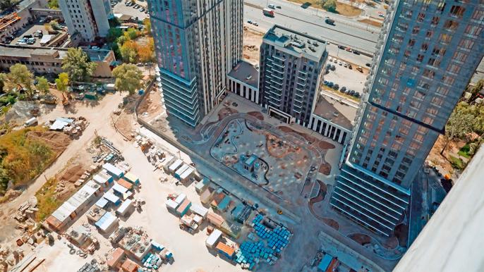 Метрополіс у вересні 2026: будинок №3 переходить до завершальних робіт, у №4 триває будівництво