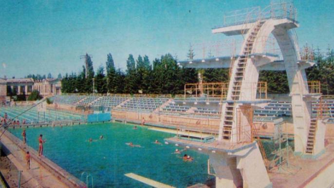 Руины бассейна «Динамо»