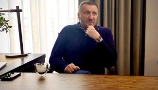 Юрий мельник