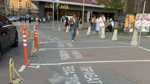 В КМДА планують викупити приватний «тротуар» біля ТРЦ Gulliver