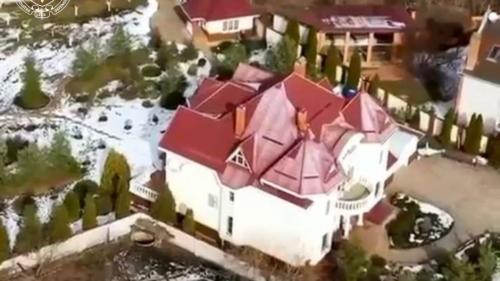 Экс-нардеп незаконно построил дома возле Днепра