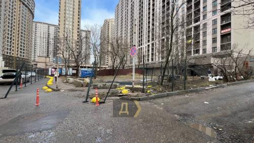 В Аркадії з'явився паркан посеред дороги