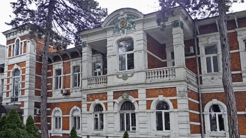 Будут усилены меры защиты памятников на Французском бульваре