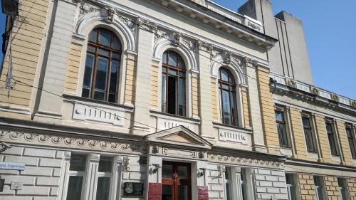 ЮНЕСКО поможет восстановить поврежденную библиотеку Короленко
